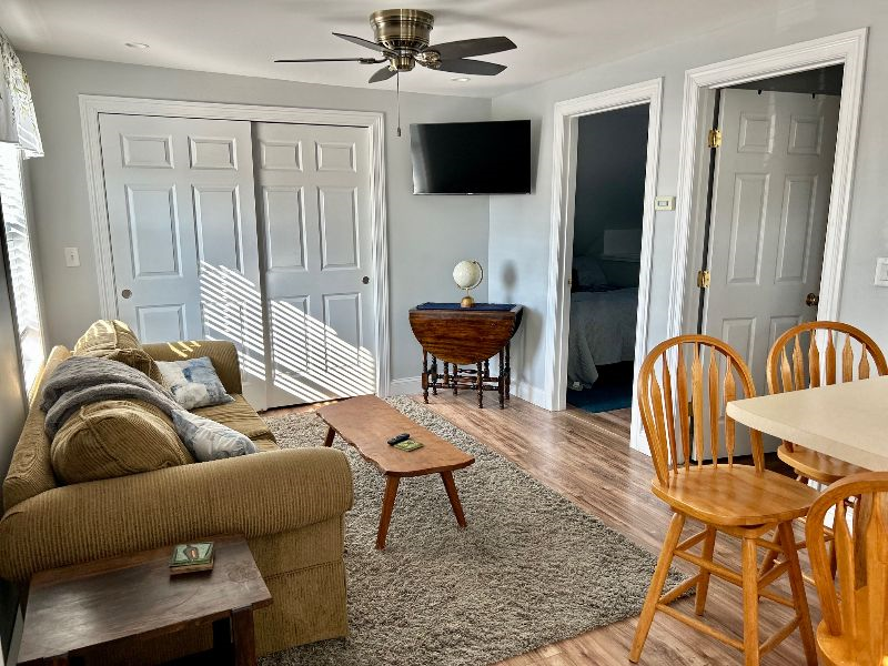 Cozy 2 Bedroom Rental with Modern Amenities in Charming Saint Albans, VT - Photo 1