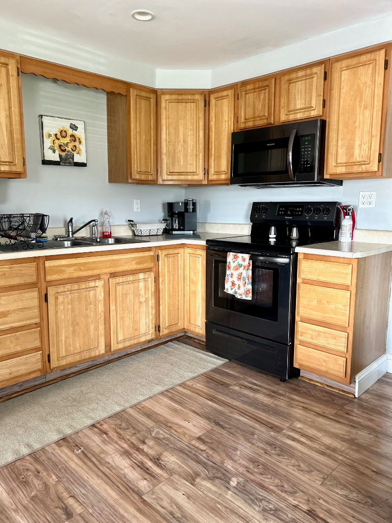 Cozy 2 Bedroom Rental with Modern Amenities in Charming Saint Albans, VT - Photo 5