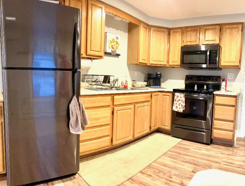 Cozy 2 Bedroom Rental with Modern Amenities in Charming Saint Albans, VT - Photo 4