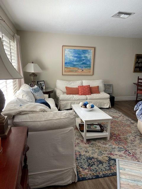 Jupiter Home Bedroom with Pool - Photo 3