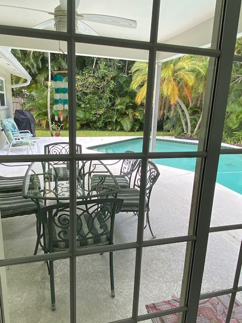 Jupiter Home Bedroom with Pool - Photo 5