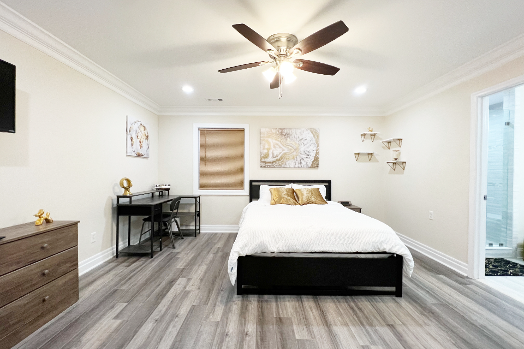 The Golden Luxury - Elegant Stay Near UVA