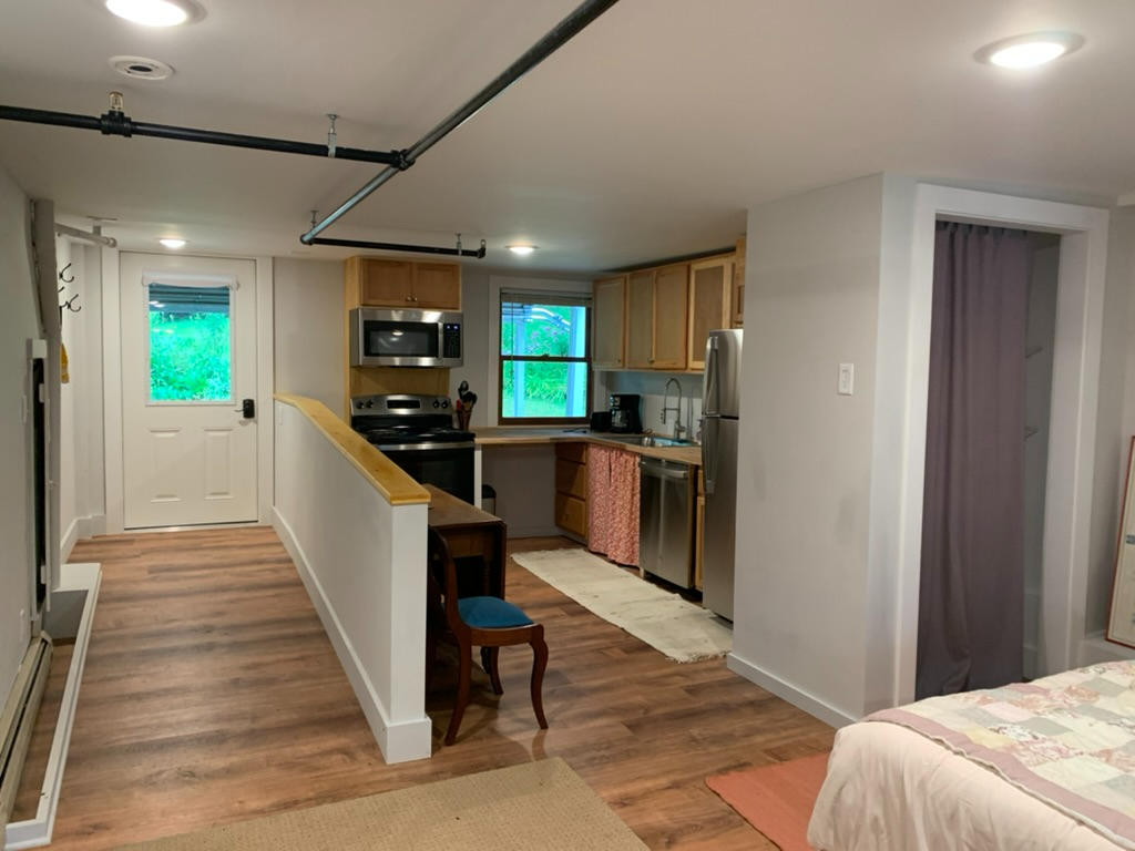 Cozy studio near downtown and hospital - Photo 2