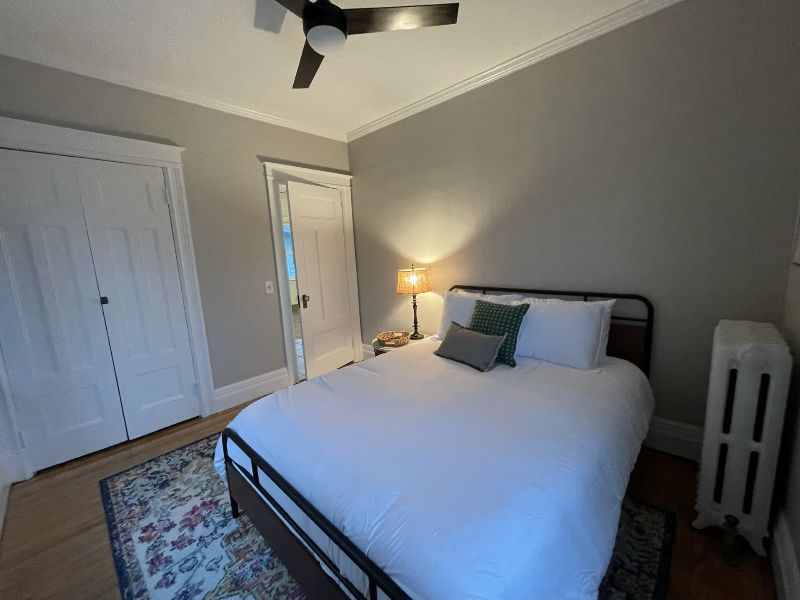 Modern and Stylish Three-Bedroom Apartment in Convenient Rochester Location! - Photo 7