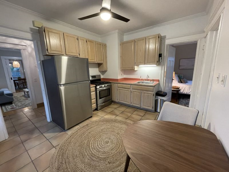 Modern and Stylish Three-Bedroom Apartment in Convenient Rochester Location! - Photo 5