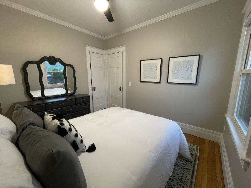 Modern and Stylish Three-Bedroom Apartment in Convenient Rochester Location! - Photo 9