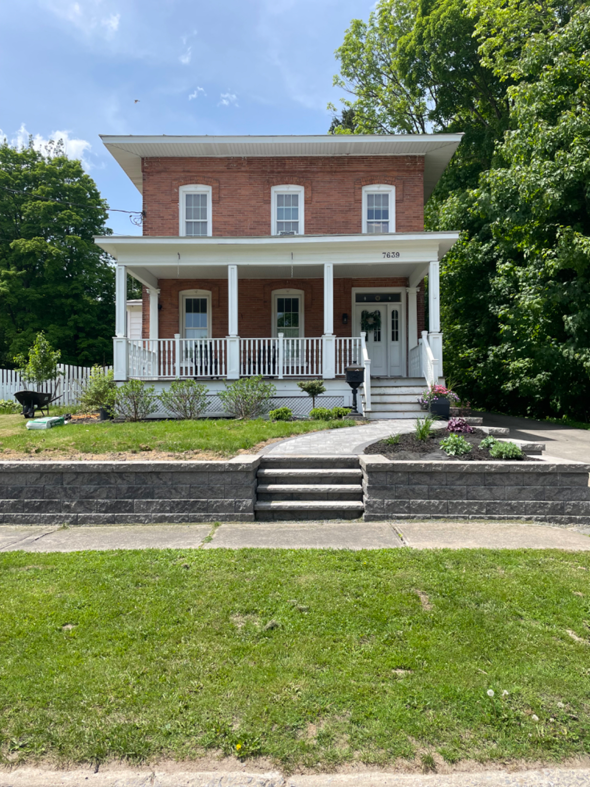 Charming and Convenient One Bedroom Apartment in Lowville  Modern Amenities Outdoor Space and  near  - Photo 12