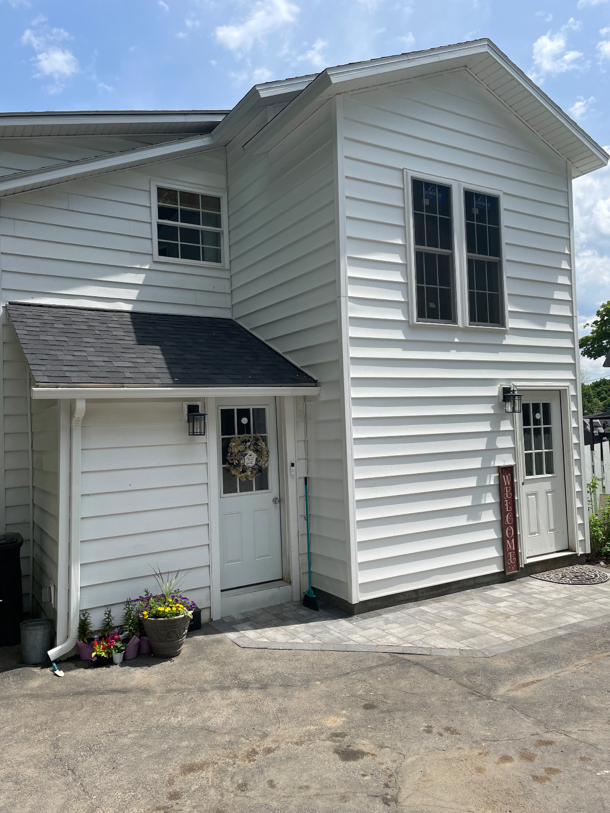 Charming and Convenient One Bedroom Apartment in Lowville  Modern Amenities Outdoor Space and  near  - Photo 11