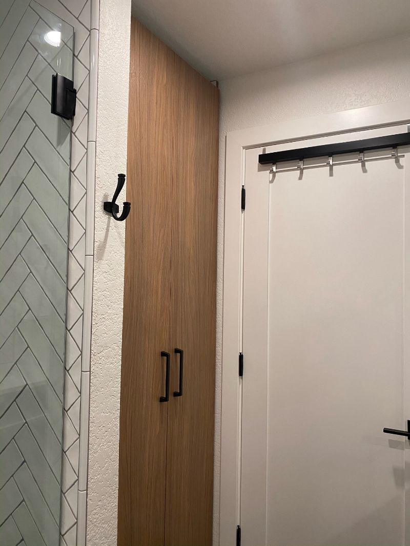 Experience Elegance and Convenience - Modern Guest House in Stockton, CA - Perfect Rental with Luxury Backyard and Pool! - Photo 4