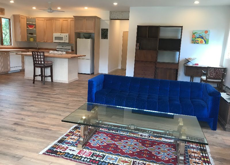 Artsy Beach House: Your Contemporary Modern 2-Bedroom Retreat with Stunning Water Views and Private - Photo 4