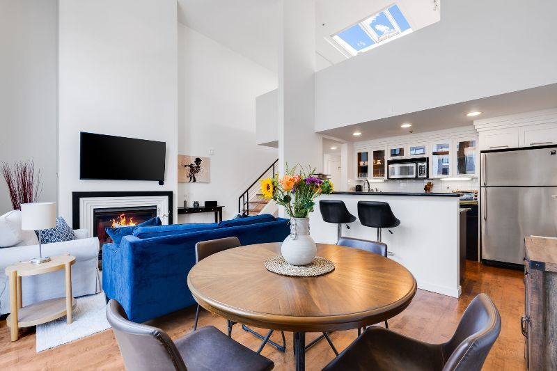 Escape to this Centrally located Home in the Heart of San Francisco - Unwind in this Beautifully Appointed 2-Bedroom Condo - Photo 4
