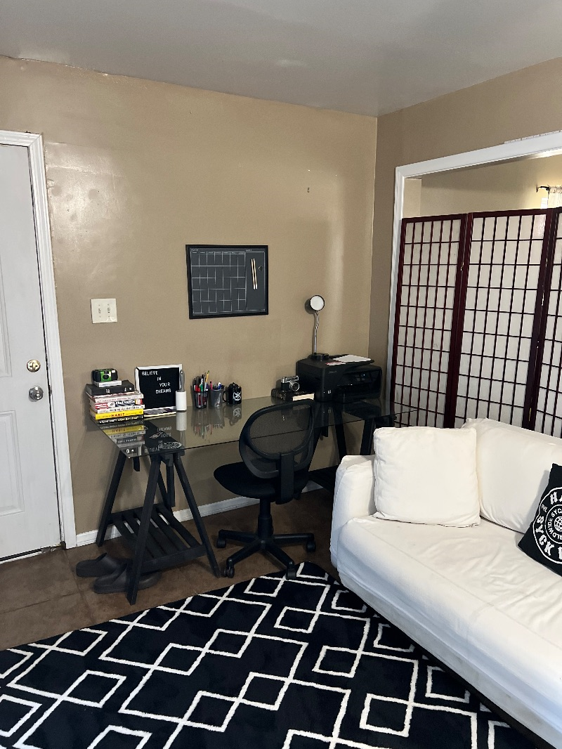 Quiet studio in beautiful Mid-City LA - Photo 4