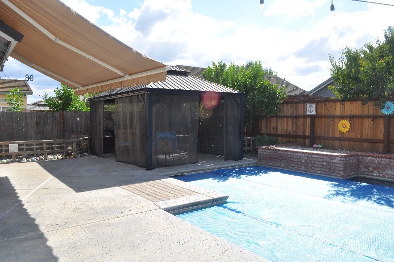 Spacious Rooms Rental in Manteca CA Enjoy Comfort and Convenience in this Beautiful Two Story House with Pool Room 1