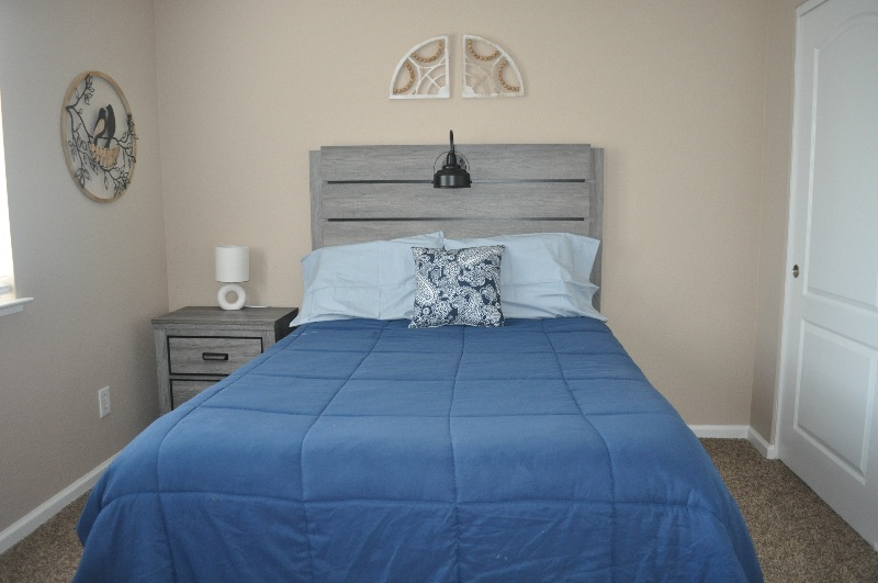 Spacious Rooms Rental in Manteca CA Enjoy Comfort and Convenience in this Beautiful Two Story House with Pool Room 4