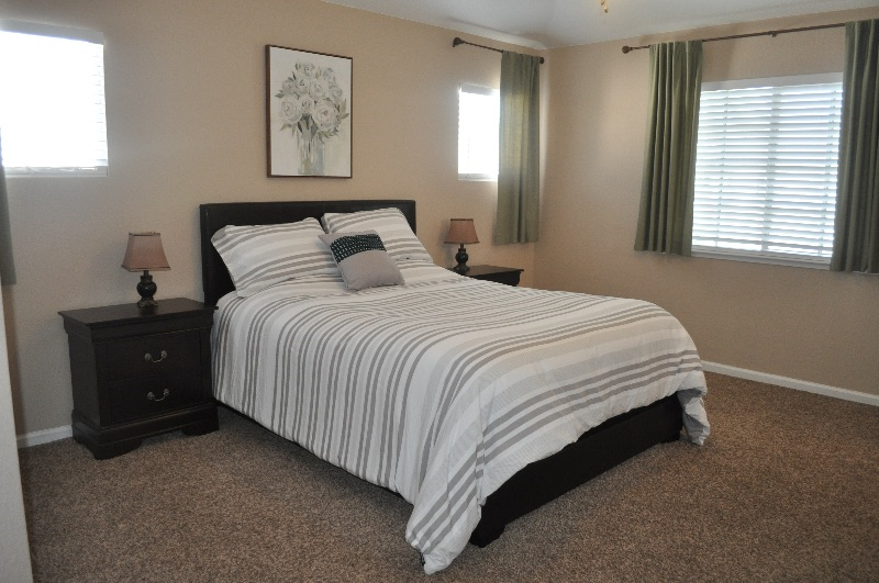 Spacious Rooms Rental in Manteca CA Enjoy Comfort and Convenience in this Beautiful Two Story House with Pool Room 5