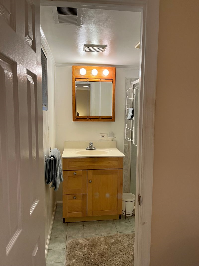 Private cozy one bedroom apartment centrally located - Photo 10