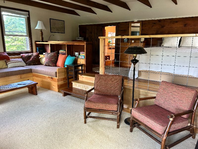 Unique Open Concept Apartment near Hospital - Photo 1
