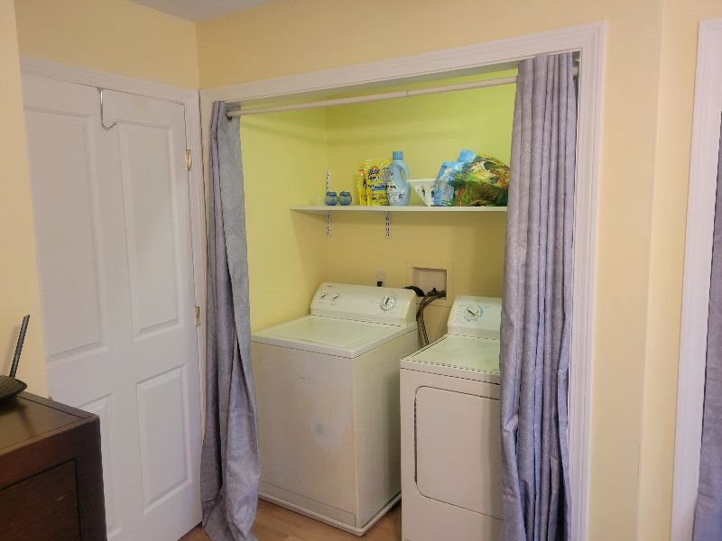Pet Friendly Two Bedroom on Dead End Street - Photo 7
