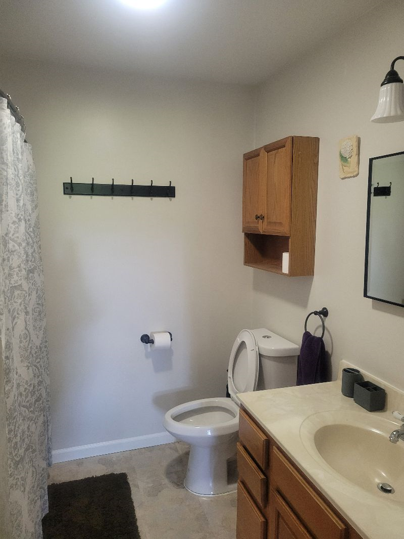 Pet Friendly Two Bedroom on Dead End Street - Photo 12