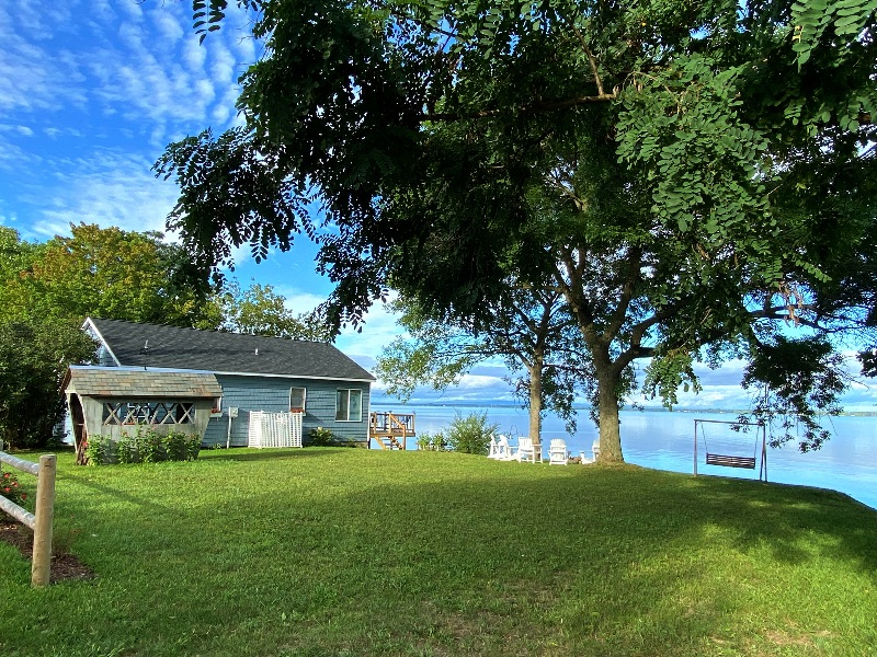 Bluebird Cottage on Lake Champlain - Photo 2