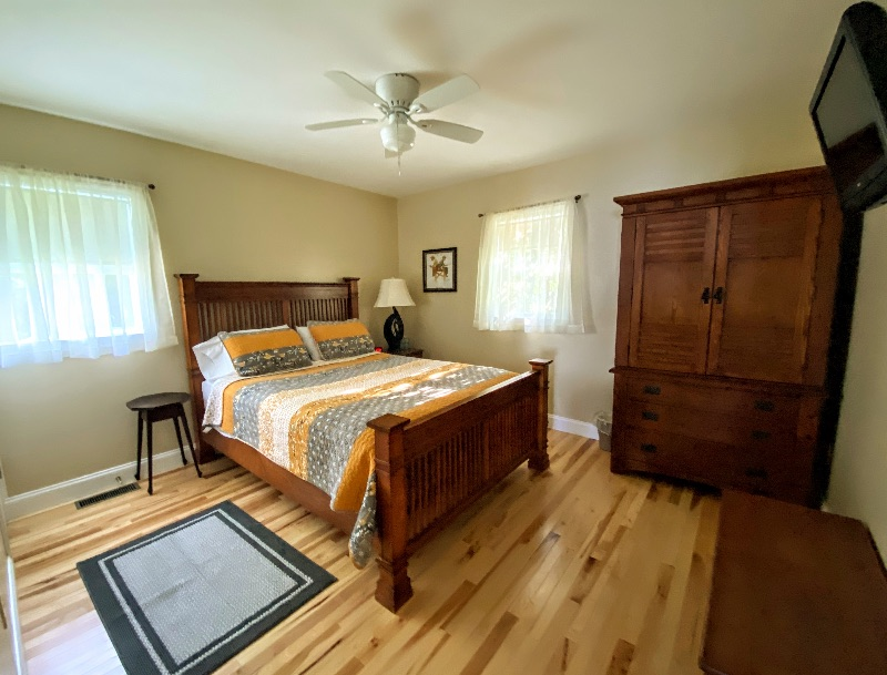 Bluebird Cottage on Lake Champlain - Photo 9