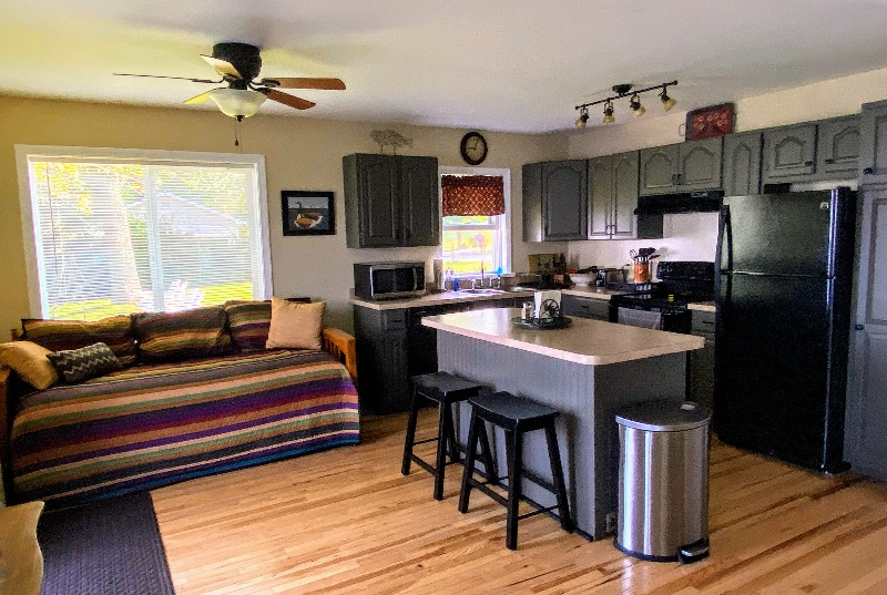 Bluebird Cottage on Lake Champlain - Photo 4