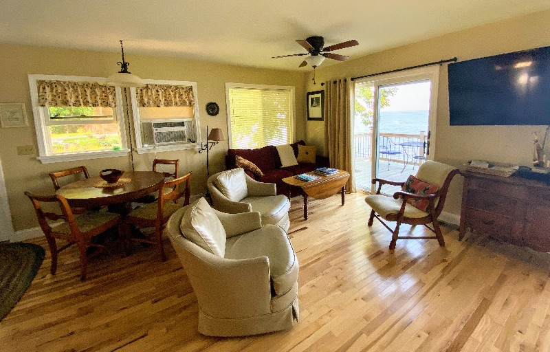 Bluebird Cottage on Lake Champlain - Photo 7