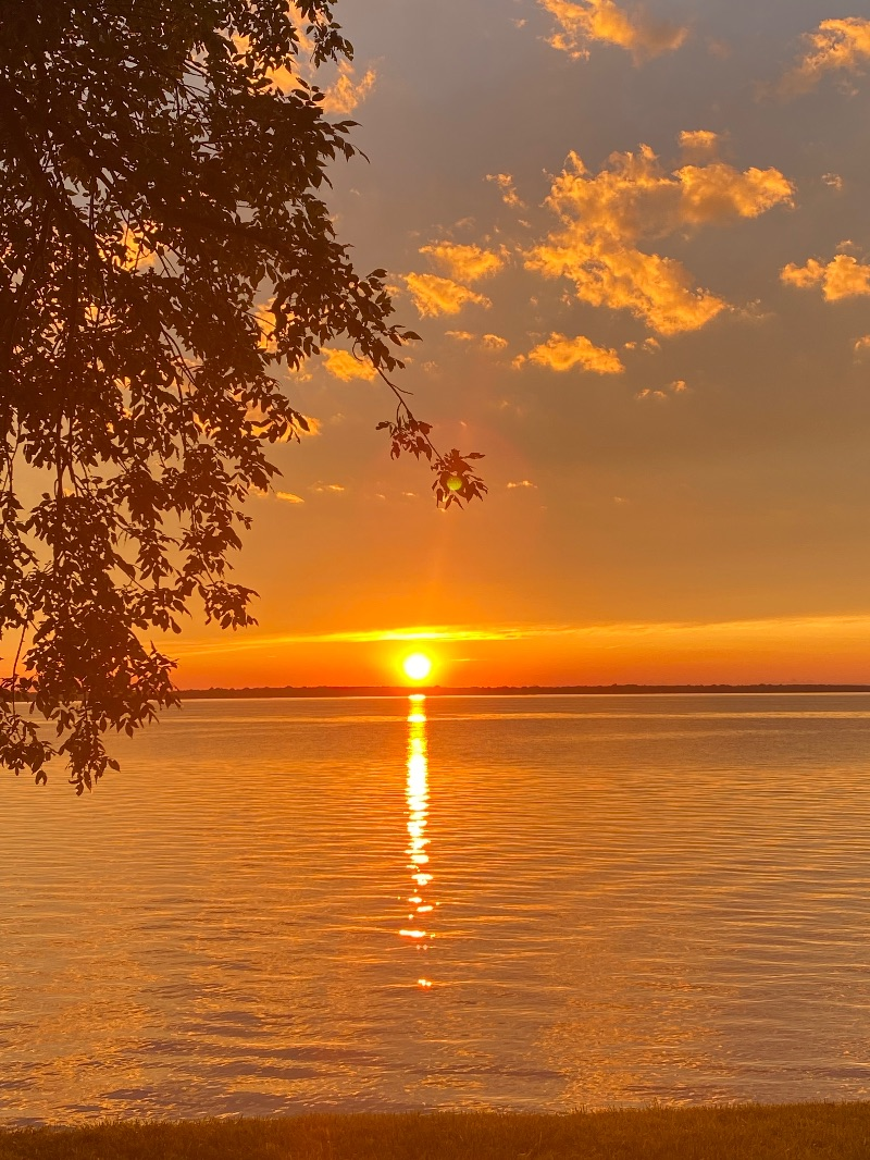 Bluebird Cottage on Lake Champlain - Photo 11