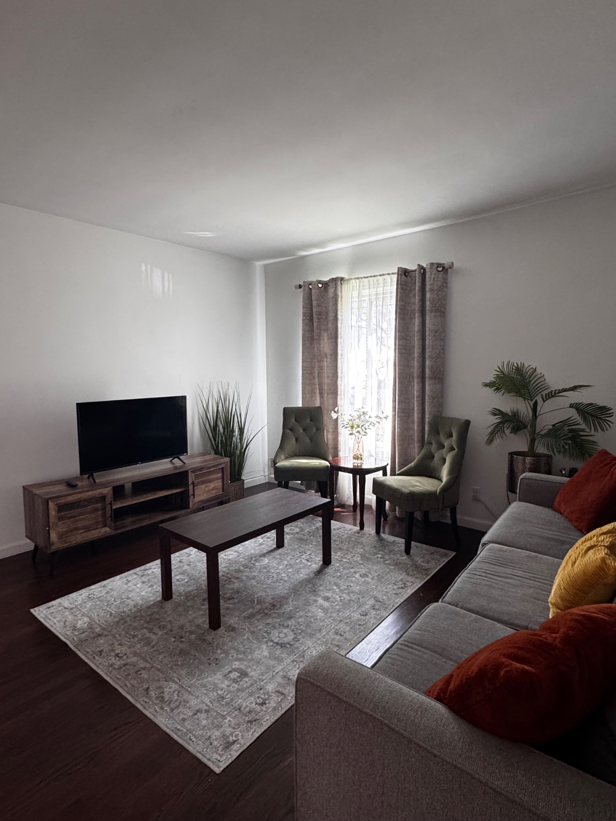 Fully Furnished Condo in Los Angeles - Photo 3