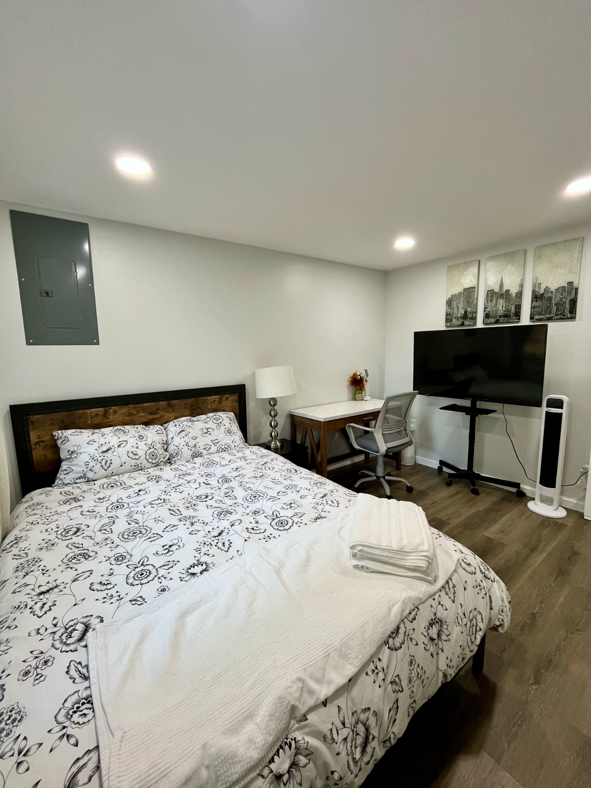 Kitchen &Laundry.NEW Master Bedroom w PRIVATE Bath