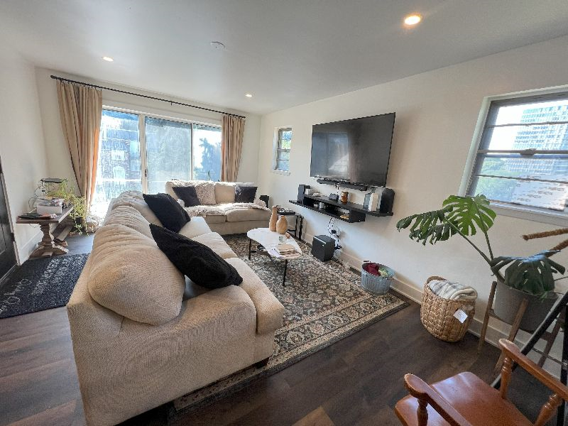 Modern 2 Bed 1 Bath - Wynnfield Heights/Philadelphia - Photo 2