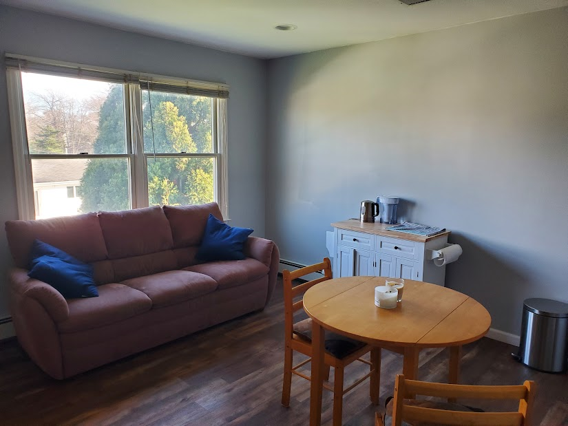 Upstairs 1 bed apartment in excellent neighborhood near two major hospitals - Photo 5