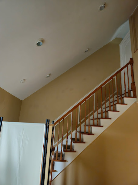 Upstairs 1 bed apartment in excellent neighborhood near two major hospitals - Photo 2