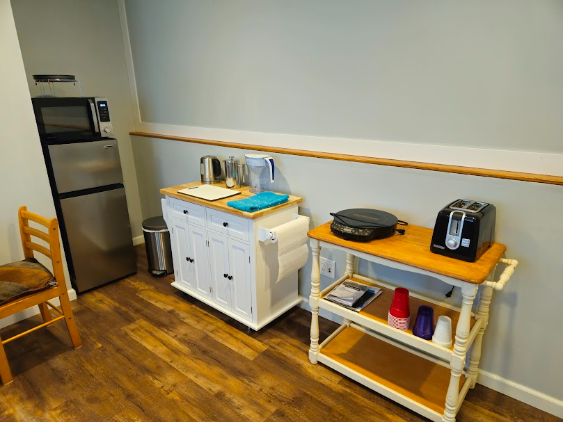 Upstairs 1 bed apartment in excellent neighborhood near two major hospitals - Photo 7