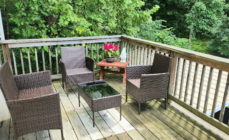 Peaceful 2BR Upstairs Cottage - Pet-Friendly & Centrally Located - Photo 12