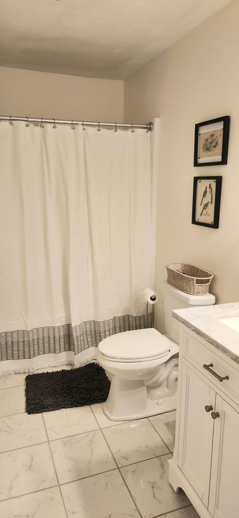 Peaceful 2BR Upstairs Cottage - Pet-Friendly & Centrally Located - Photo 9
