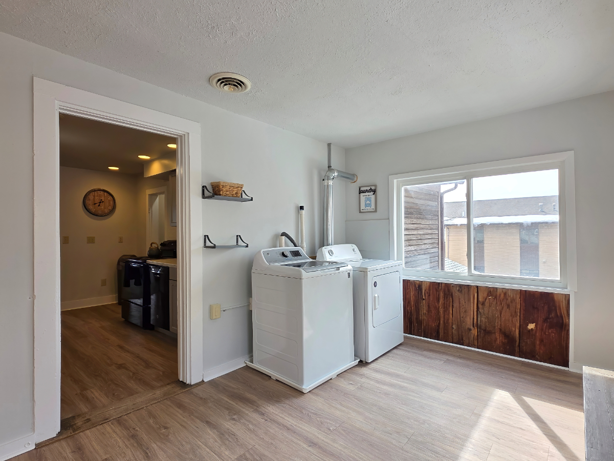 2nd Floor Apartment near I-89 - Photo 9