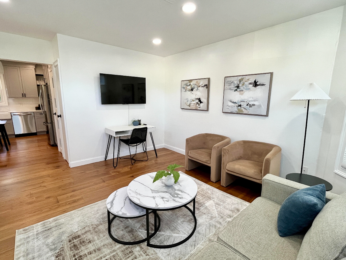 Renovated 1BR - Near Hospitals - Photo 5