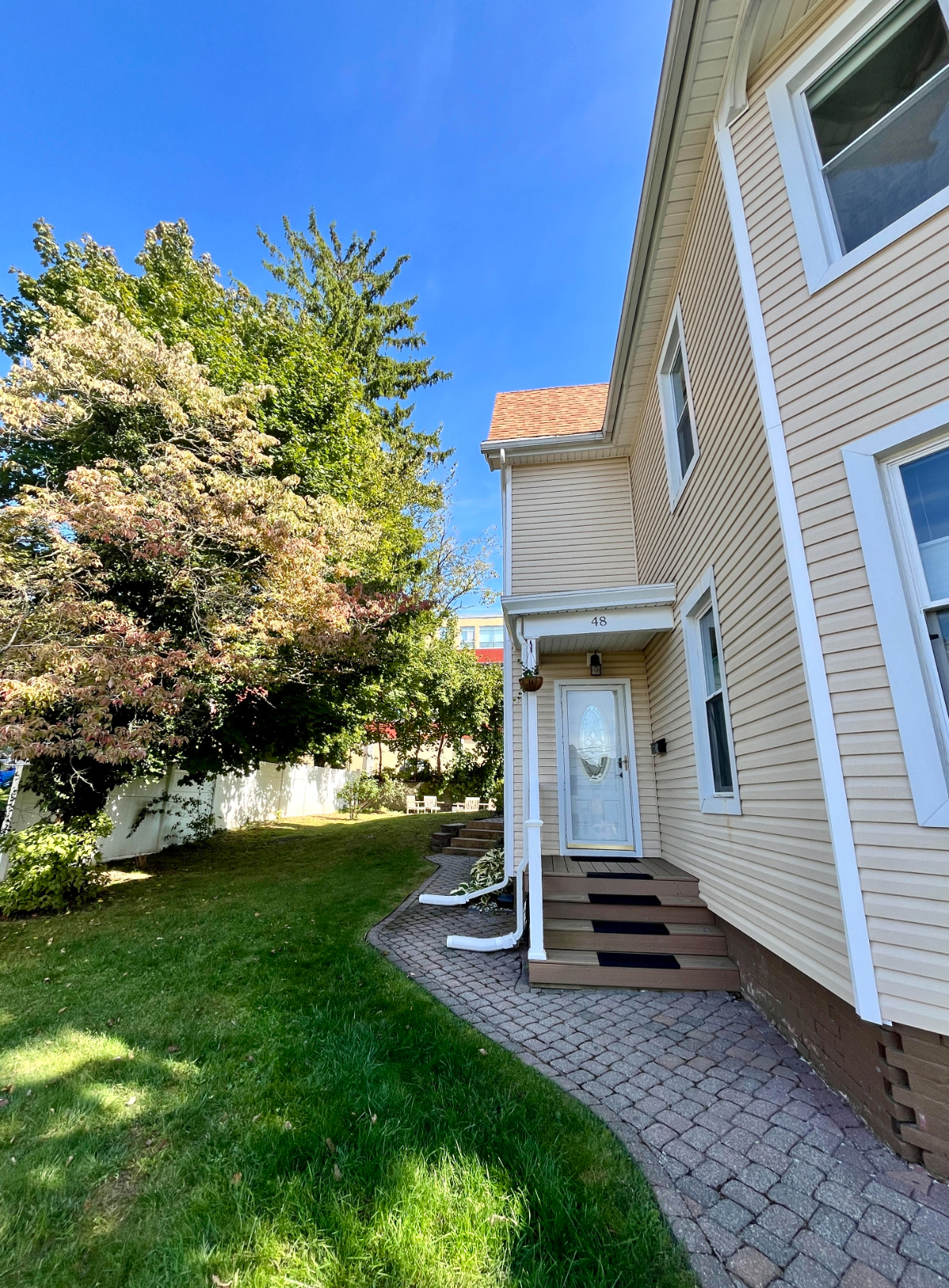Renovated 1BR - Near Hospitals - Photo 9