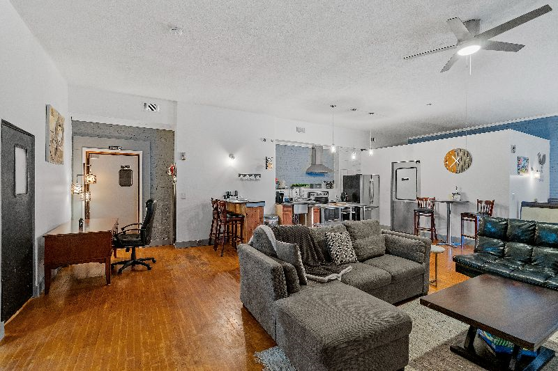 The "Roost." A Large 2 Bedroom - Diner Themed Stay - Photo 7
