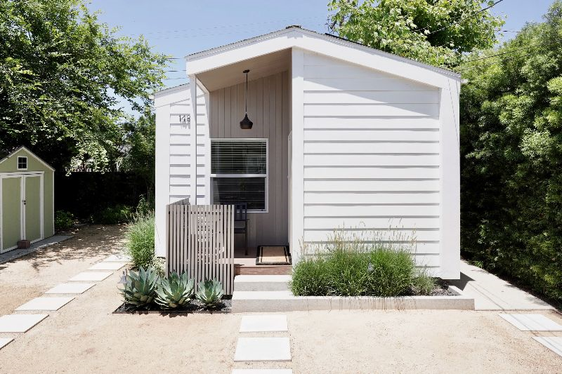Studio Guest House Detached Move in Ready - Photo 1