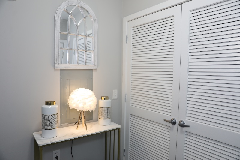 Private Apartment/W/D/Free parking - Photo 10