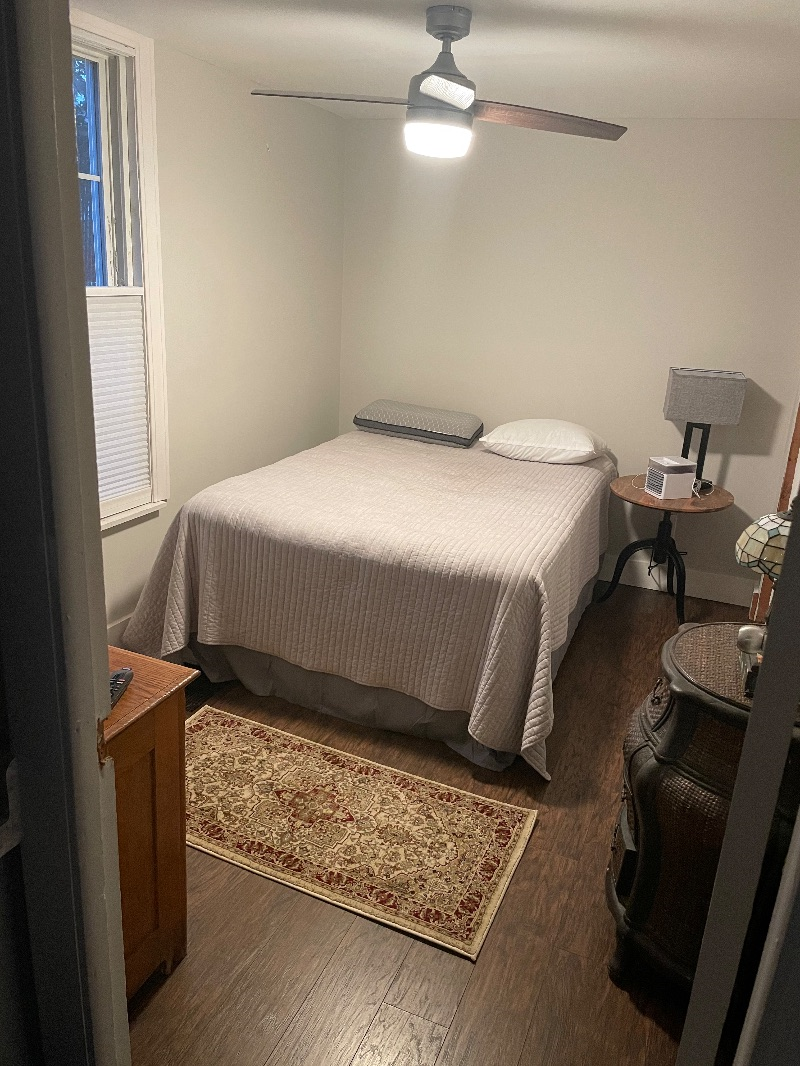 Private room/ bath - Photo 2