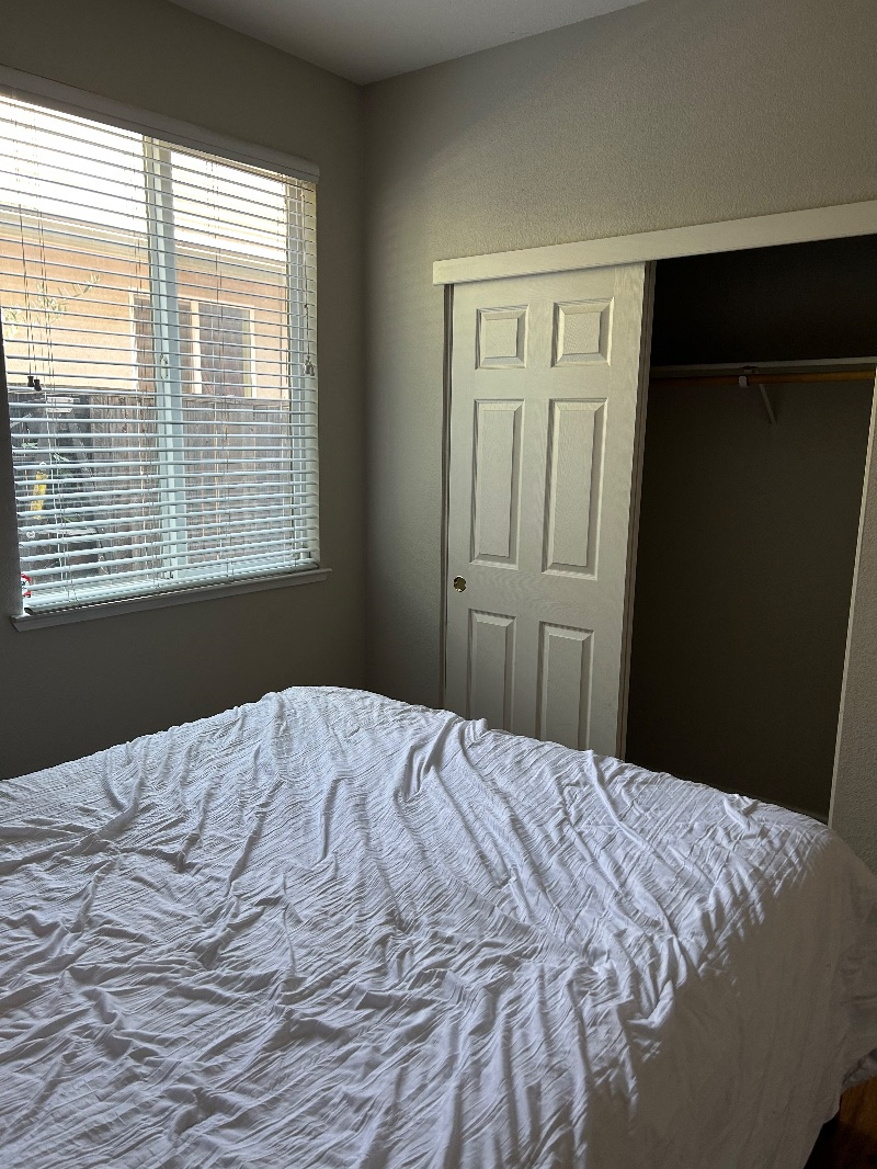 Room for rent with private bathroom in West Sacramento - Photo 2