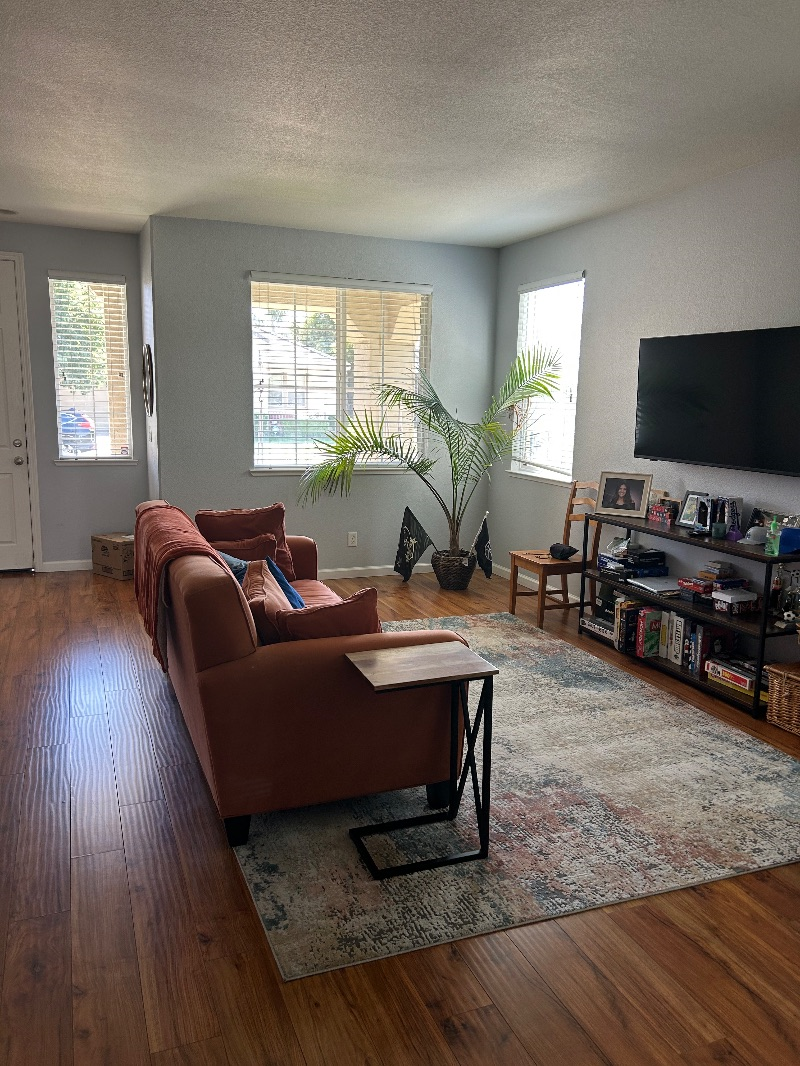 Room for rent with private bathroom in West Sacramento - Photo 4