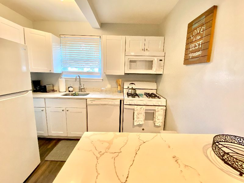 UNIT2 ALL UTILITIES INCLUDED 1 bed & 1 bath -... - Photo 12