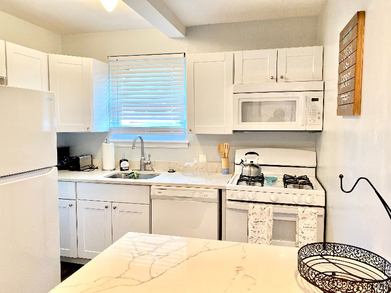 UNIT2 ALL UTILITIES INCLUDED 1 bed & 1 bath -... - Photo 11