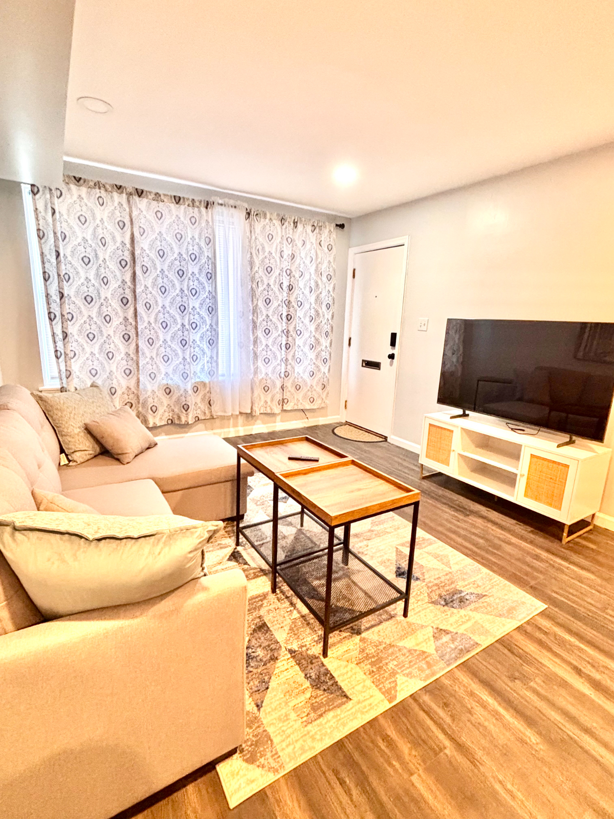 UNIT2 ALL UTILITIES INCLUDED 1 bed & 1 bath -... - Photo 3
