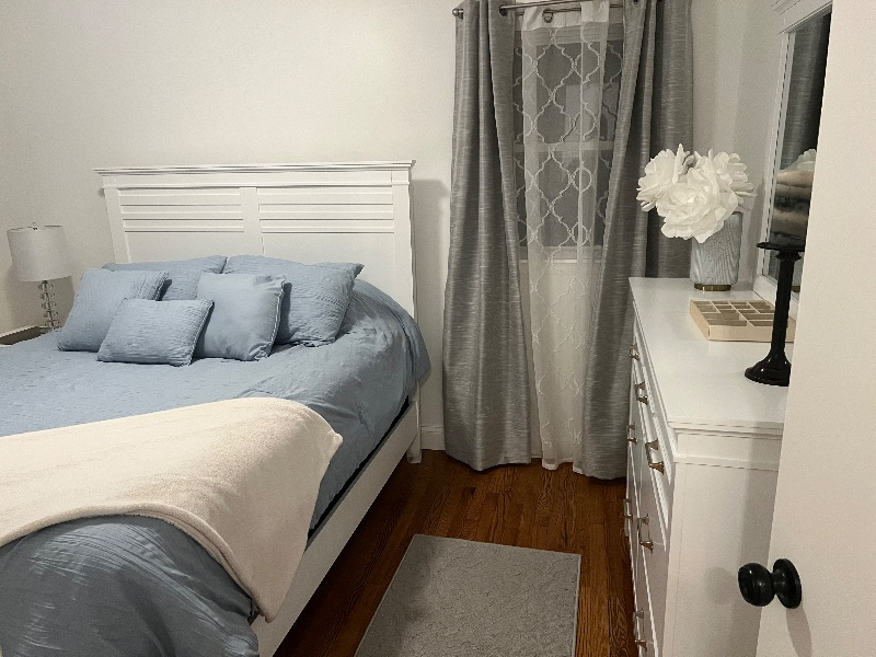 Luxury west side apartment near Hospital - Photo 11