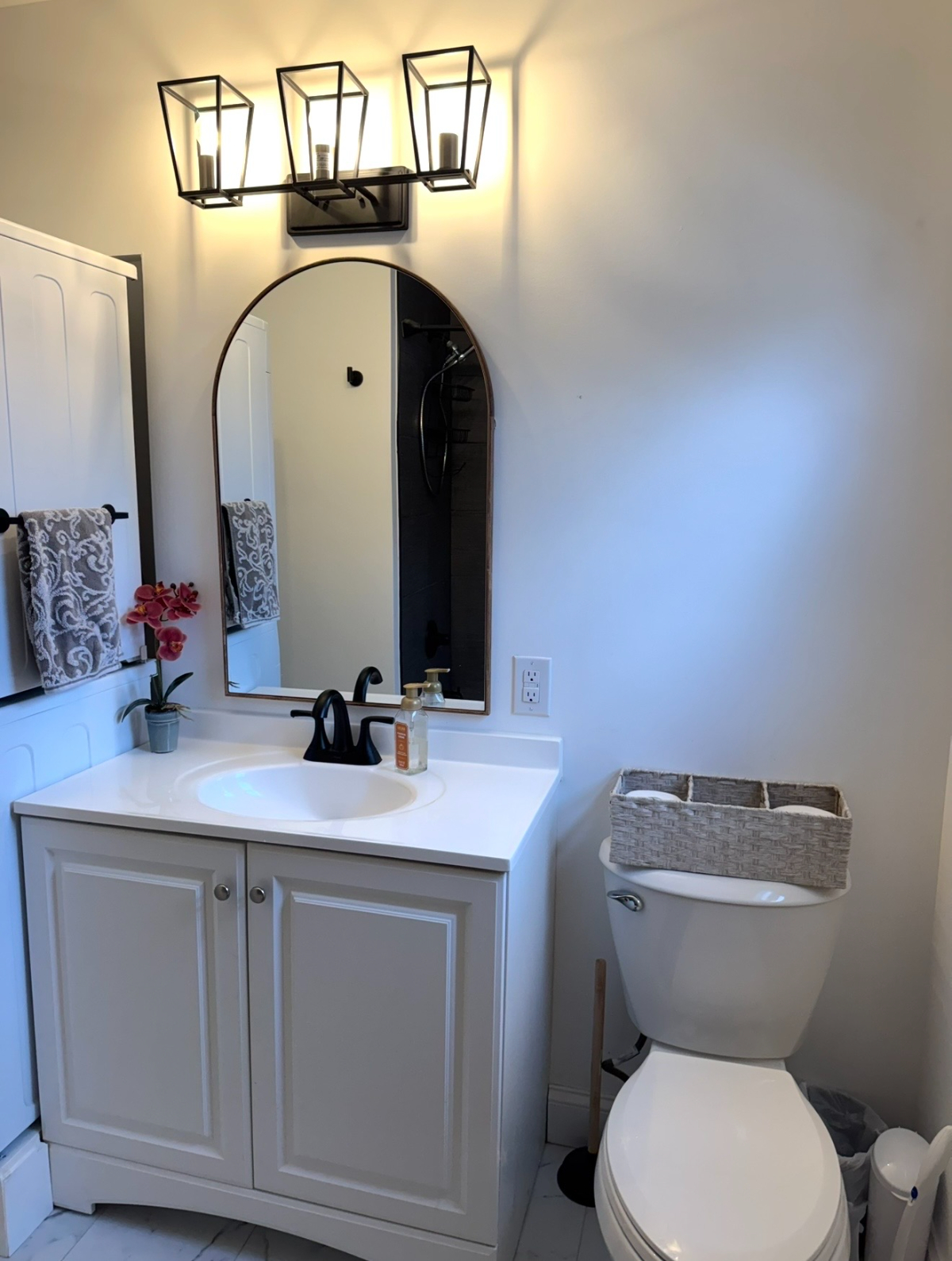 Luxury west side apartment near Hospital - Photo 9